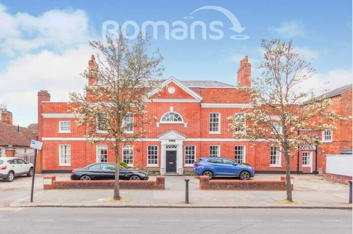 2 Bedroom Flat To Rent In Broad Street, Wokingham, RG40