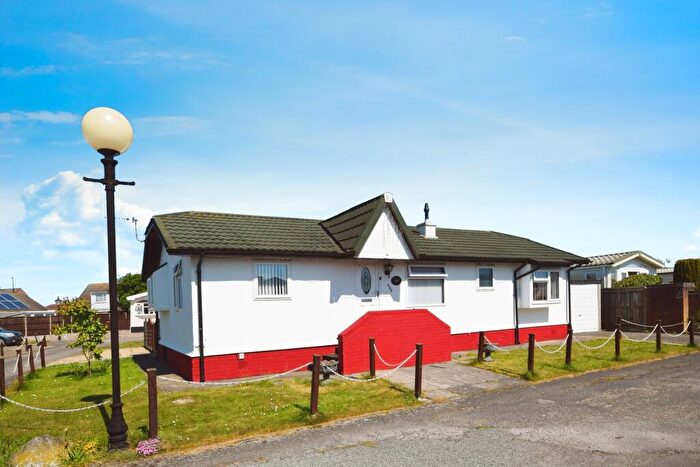 2 Bedroom Park Home For Sale In Mallard Way, Skegness, PE25