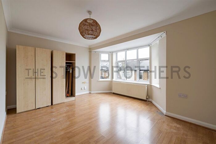 2 Bedroom Flat To Rent In Byron Road, Walthamstow, E17