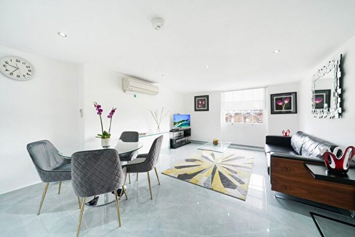 1 Bedroom Flat To Rent In Gloucester Place, London, W1U