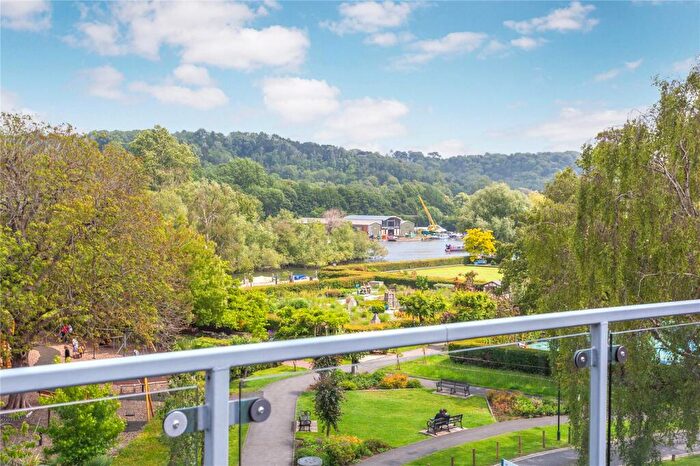 1 Bedroom Apartment For Sale In Meadow Road, Henley-on-Thames, Oxfordshire, RG9