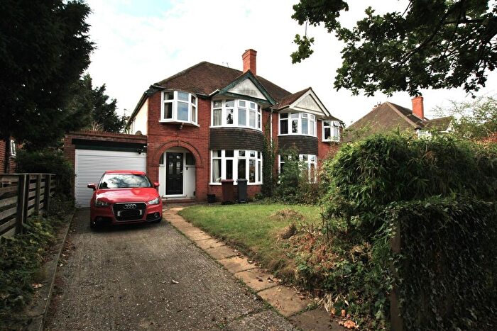 3 Bedroom Semi-Detached House To Rent In Tilehurst Road, Reading, RG30