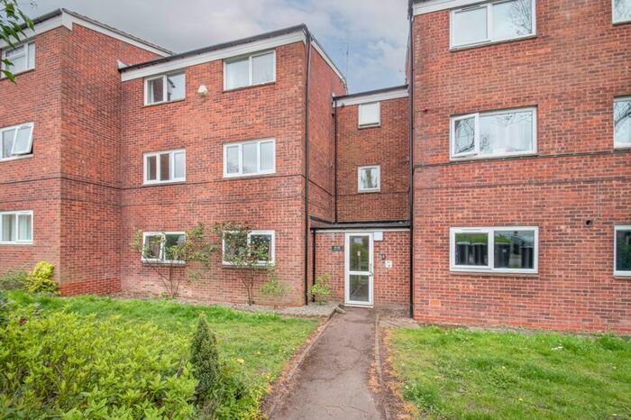 2 Bedroom Flat To Rent In Leysters Close, Redditch, B98