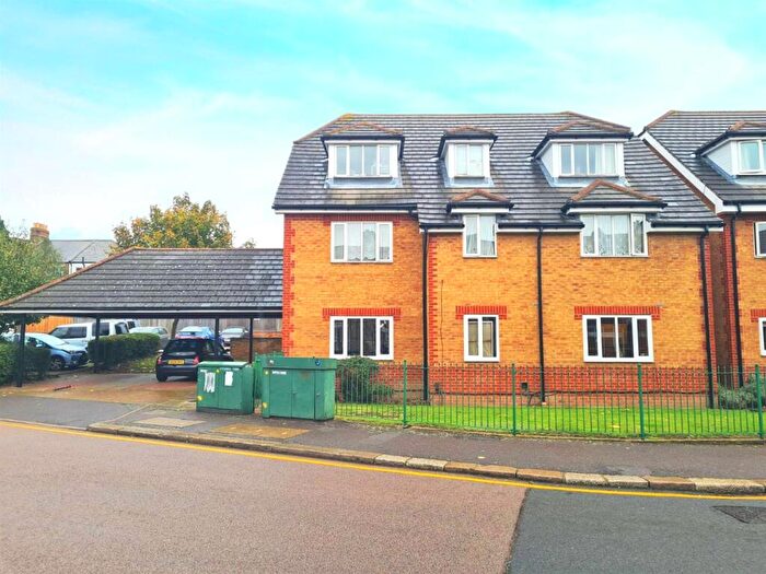 2 Bedroom Flat For Sale In For Sale - Two Bedroom Flat, Tylers Court, Westbury Road, Walthamstow, E17