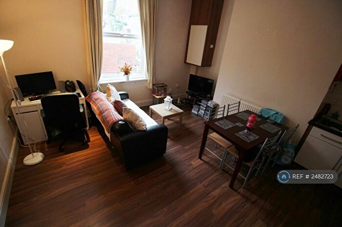 1 Bedroom Flat To Rent In Victoria Road, Leeds, LS6
