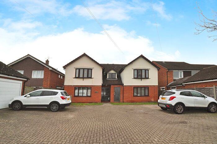 2 Bedroom Flat For Sale In Old Hale Way, Hitchin, SG5