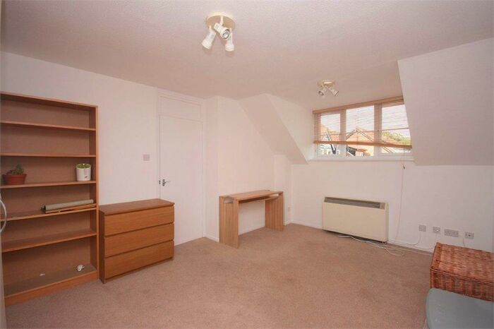 Studio To Rent In Galdana Avenue, Barnet, EN5