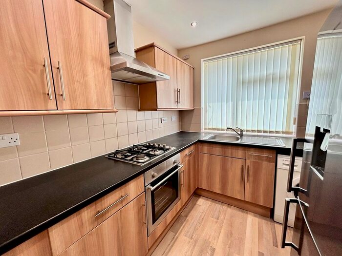 2 Bedroom Flat To Rent In Bilton Road, Perivale, Greenford, UB6