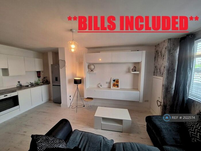 2 Bedroom Flat To Rent In Albert Road, Farnworth, Bolton, BL4