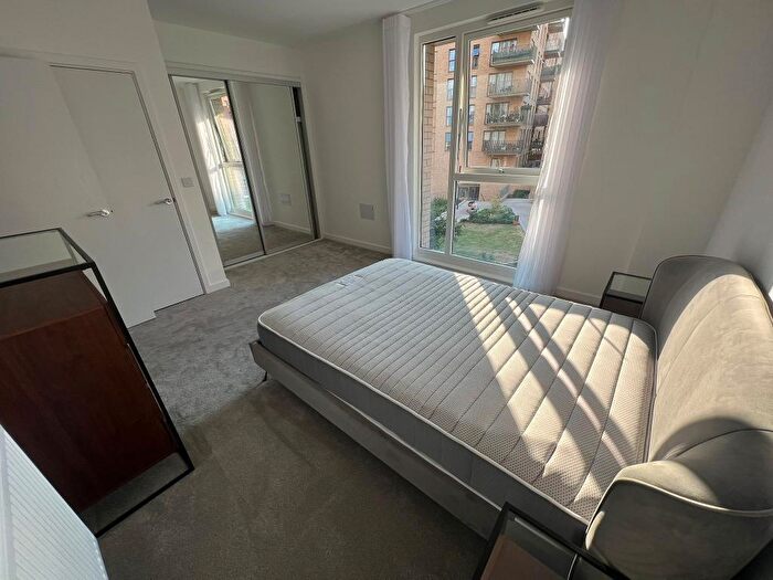 2 Bedroom Duplex To Rent In Egret Square, London, NW9