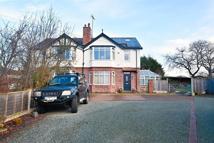 5 Bedroom Semi-Detached House For Sale In Westlands Close, Neston, CH64