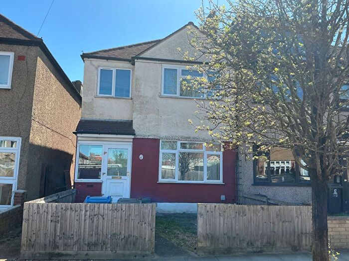 3 Bedroom End Of Terrace House For Sale In Beverley Road, Mitcham, CR4