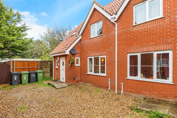 3 Bedroom Semi-Detached House For Sale In Forge Close, Old Buckenham, Attleborough, Norfolk, NR17