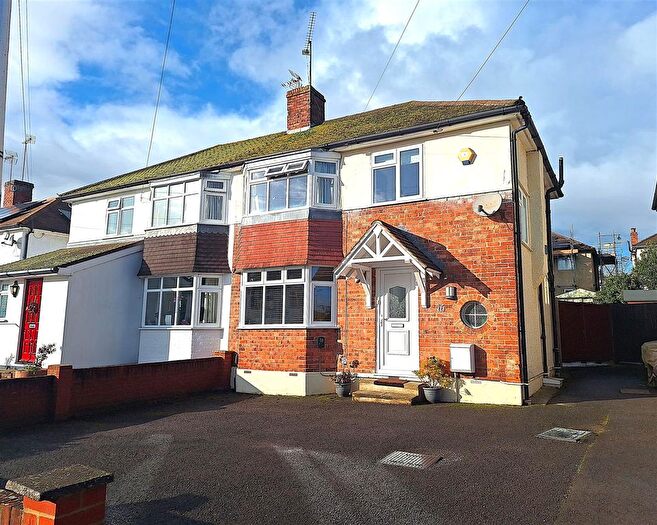 3 Bedroom Semi Detached House For Sale In Cawsam Gardens, Caversham, Reading, RG4