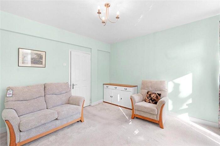 1 Bedroom Flat For Sale In Champion Hill Estate, Camberwell, London, SE5