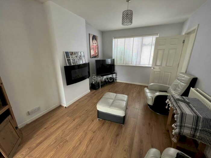 1 Bedroom Semi-Detached House To Rent In Farrowdene Road, Reading, RG2