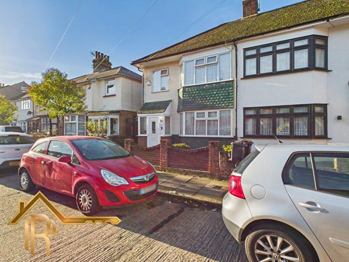 3 Bedroom Terraced House For Sale In Morley Road, Chadwell Heath, RM6