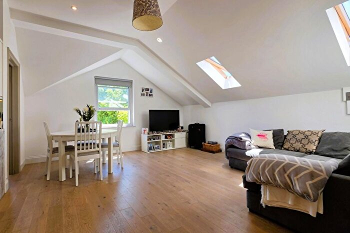 2 Bedroom Flat To Rent In Montpelier Road, Ealing, London, W5