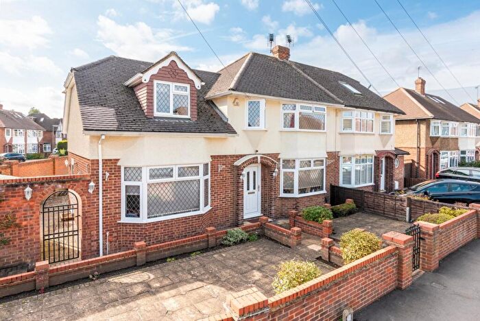 4 Bedroom Semi-Detached House To Rent In Holly Avenue, Walton-on-Thames, KT12