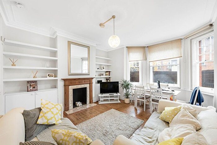 2 Bedroom Flat For Sale In Ringford Road, Putney, London, SW18