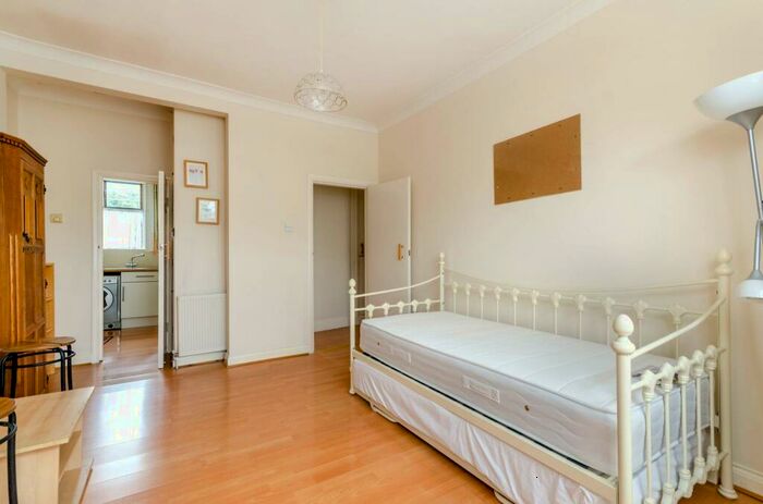 Studio To Rent In Springbank Road, Hither Green, London, SE13