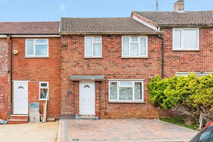 4 Bedroom Semi Detached House For Sale In Kathleen Drive, Kettering, NN16