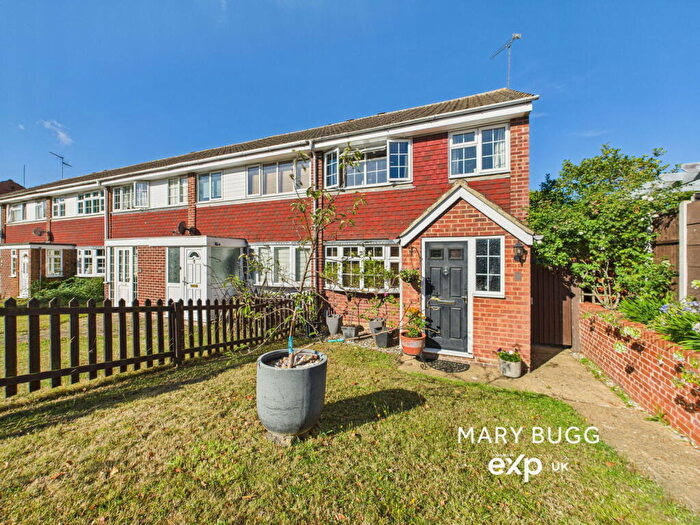 3 Bedroom End Of Terrace House For Sale In Swallow Path, Chelmsford, CM2