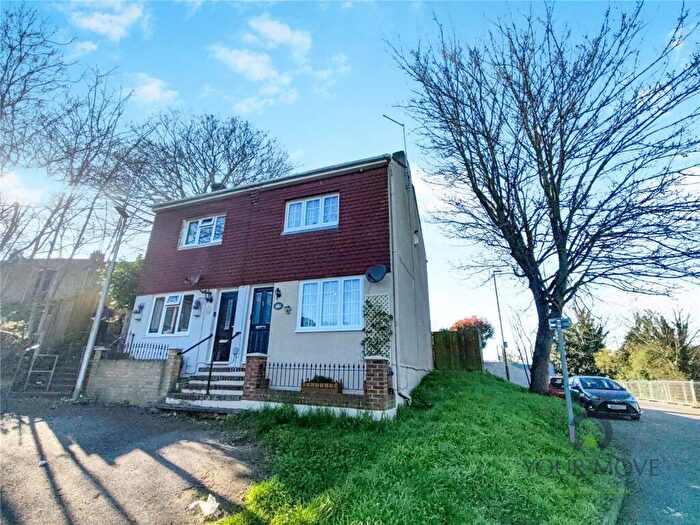 2 Bedroom Semi Detached House For Sale In The Mount, Chatham, Kent, ME4