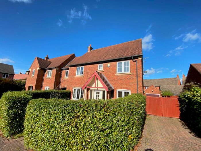4 Bedroom Link Detached House To Rent In Highland Drive, Loughborough, LE11