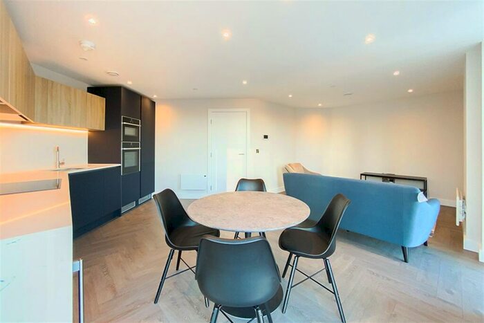 2 Bedroom Apartment To Rent In Castle Wharf, M15