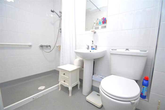1 Bedroom Retirement Property For Sale In High Street, Great Wakering, Southend-On-Sea, SS3