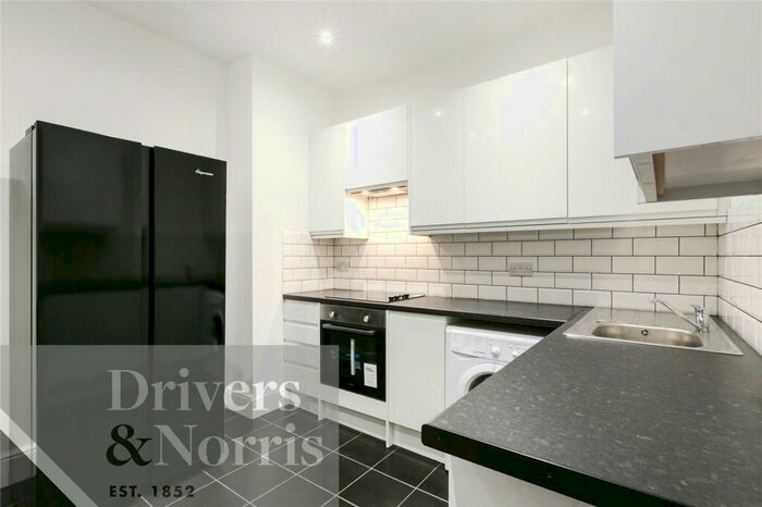4 Bedroom Apartment To Rent In Hilldrop Road, Holloway, London, N7