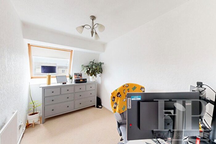 2 Bedroom Flat To Rent In Byrd Road, Crawley, RH11