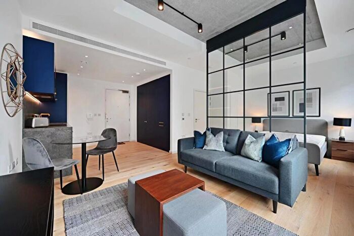 Apartment To Rent In Douglass Tower, Goodluck Hope, London, E14