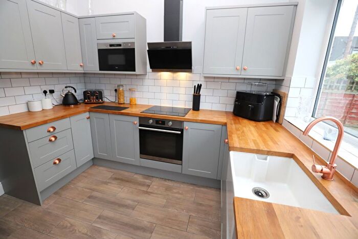 3 Bedroom Semi-Detached House For Sale In Rochdale Old Road, Bury, BL9
