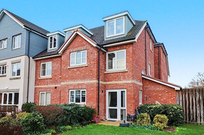 1 Bedroom Flat For Sale In Pound Avenue, Stevenage, Hertfordshire, SG1