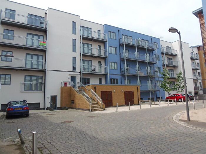 1 Bedroom Flat To Rent In Quayside Drive, Essex, CO2