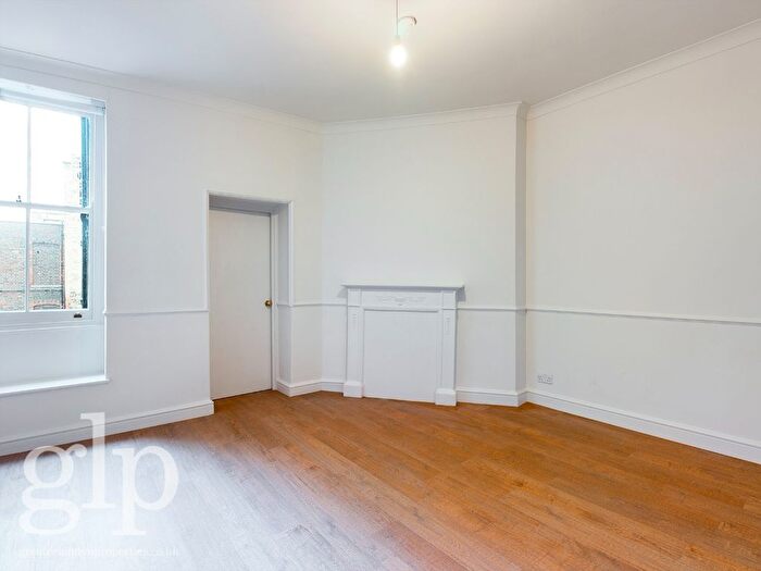 2 Bedroom Flat To Rent In Lambs Conduit Street, Bloomsbury, WC1N