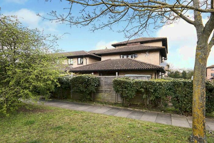 2 Bedroom Flat To Rent In Eastgate Close, London, SE28