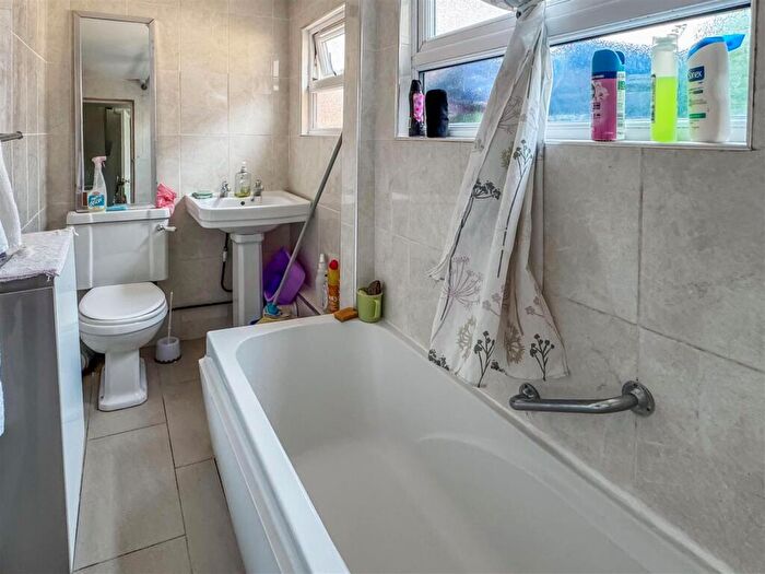 3 Bedroom Terraced House For Sale In River Road., Littlehampton, BN17