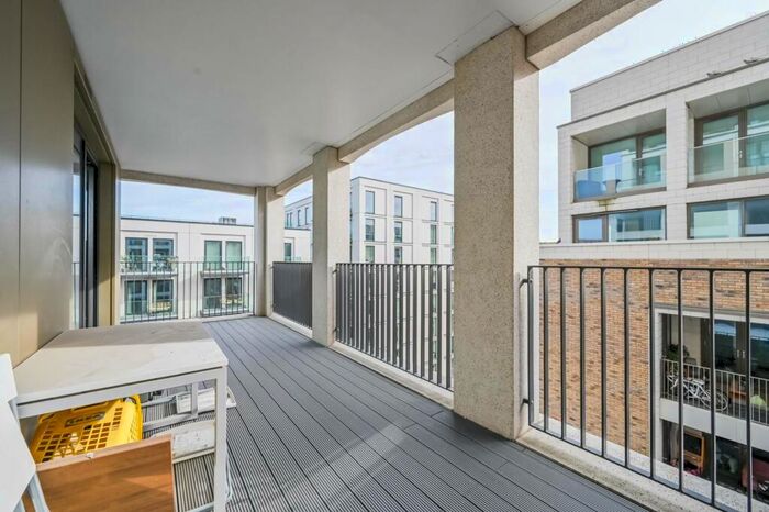 2 Bedroom Flat To Rent In Royal Wharf, Royal Docks, London, E16
