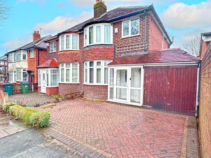 3 Bedroom Semi Detached House For Sale In Brett Street, West Bromwich, B71