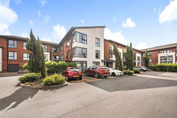 2 Bedroom Flat For Sale In Shotover View, Oxford, OX4