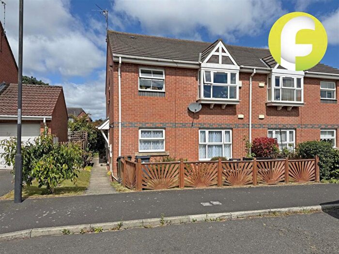 2 Bedroom Flat For Sale In Hillheads Court, Whitley Bay, NE25