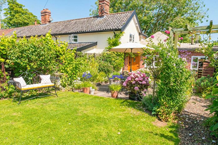 2 Bedroom Cottage For Sale In Hunstead Lane, Brooke, NR15