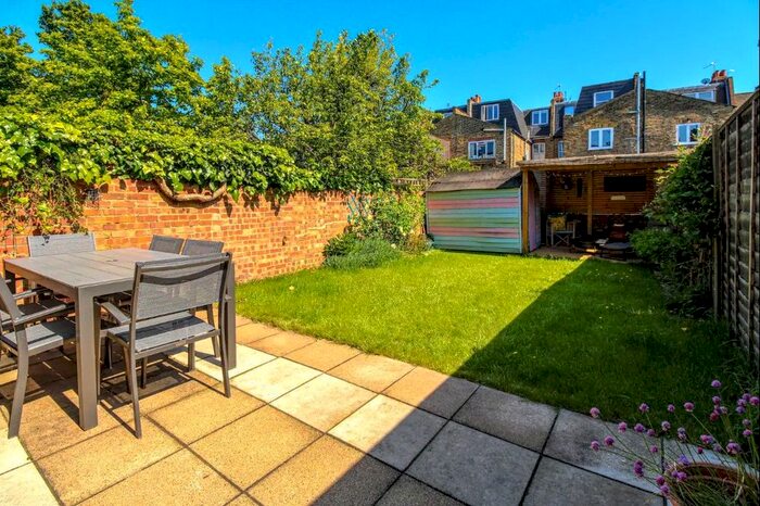 2 Bedroom Flat To Rent In Kenyon Street, Alphabet Streets, SW6