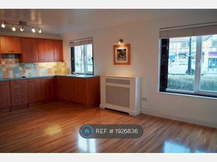 1 Bedroom Flat To Rent In Cobham Gate, Cobham, KT11