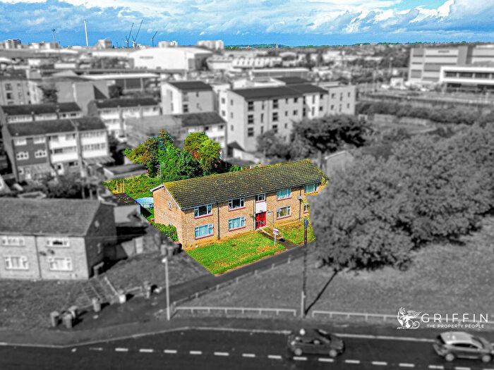 2 Bedroom Flat For Sale In Russell Road, Tilbury, RM18