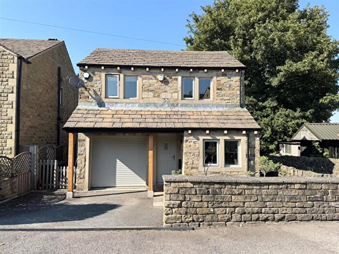 4 Bedroom Detached House For Sale In Lea Head, Shepley, Huddersfield, HD8