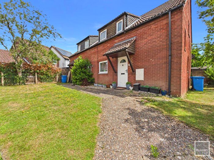 3 Bedroom Semi-Detached House For Sale In Brennewater Mews, Bowthorpe, NR5